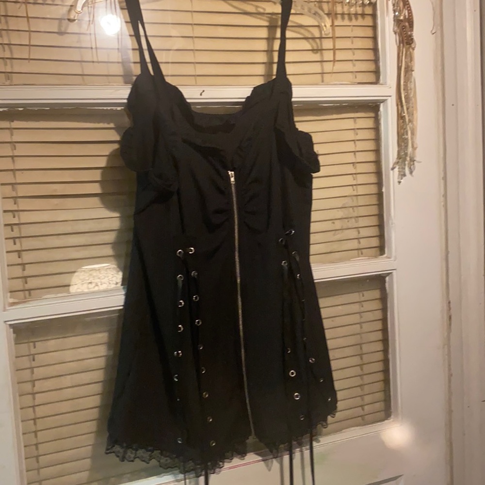 Xian Xian Sexy Soft Silky lace up top 2XL- New Wout tags